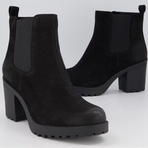 Vagabond Grace black Nubuck Chelsea ankle boots.